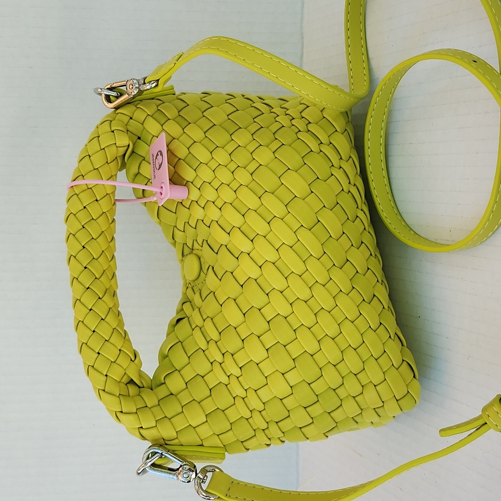 NWT JINMANXUE SMALL WOVEN VEGAN LEATHER CROSSBODY BAG